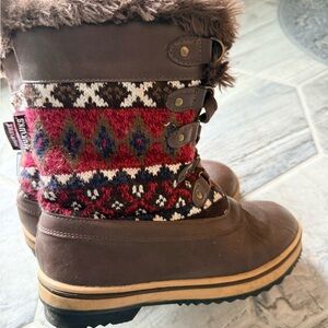 Sorel Brown and Red Knit Pattern Boots